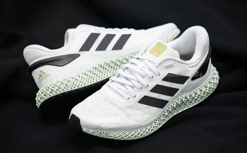 意昂2登录百度手机输入法2024 年女士西装套装：时尚与合身的完美结合，
搭配精选鞋履