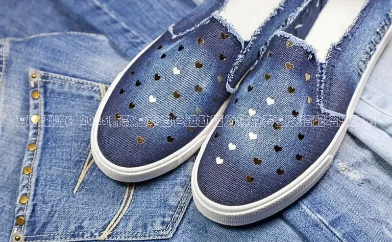 夏日潮流：2025新款夏季白色运动鞋为你的春夏装搭配增添活力